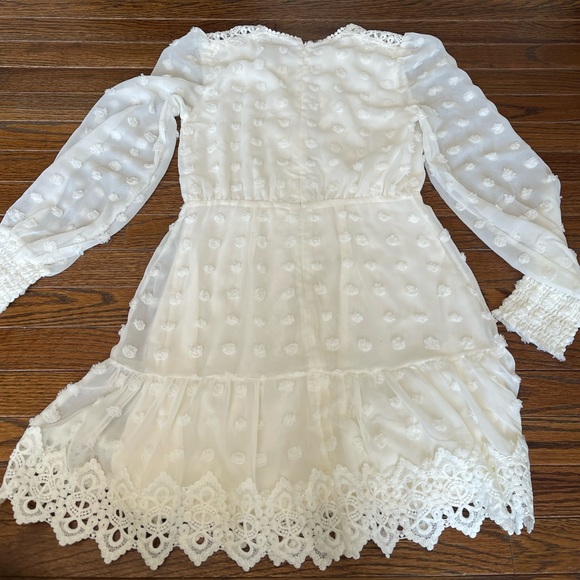White polkadotted dress size small - Picture 6 of 7
